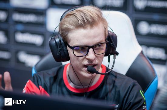 2025英雄联盟全球总决赛嘉年华上海站盛大开启